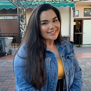 Meet your Posher, Emily